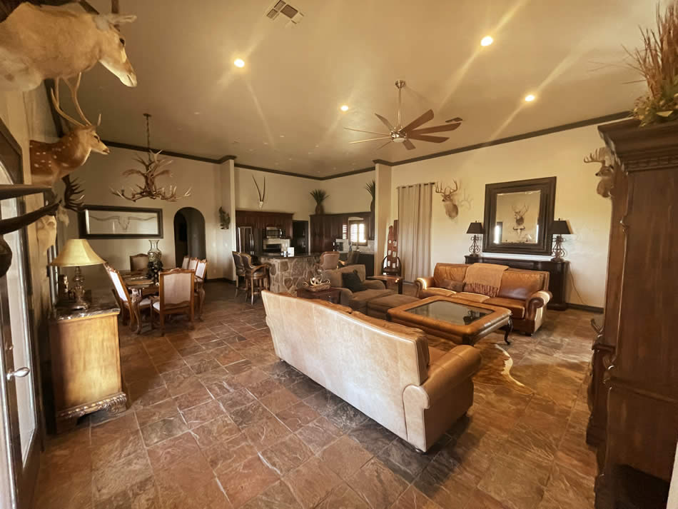 Main Lodge for Dan Moody Hunting services