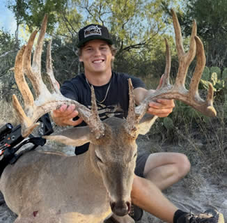 Trophy Whitetail Hunt